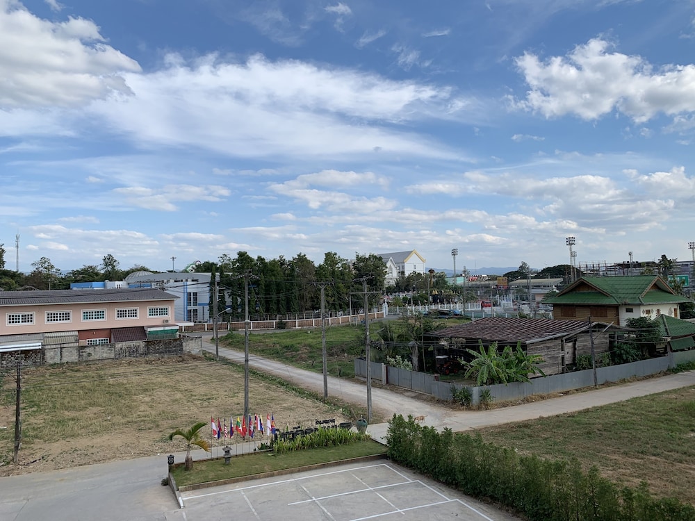 Phetcharat Grand Hotel Maesot 45/50