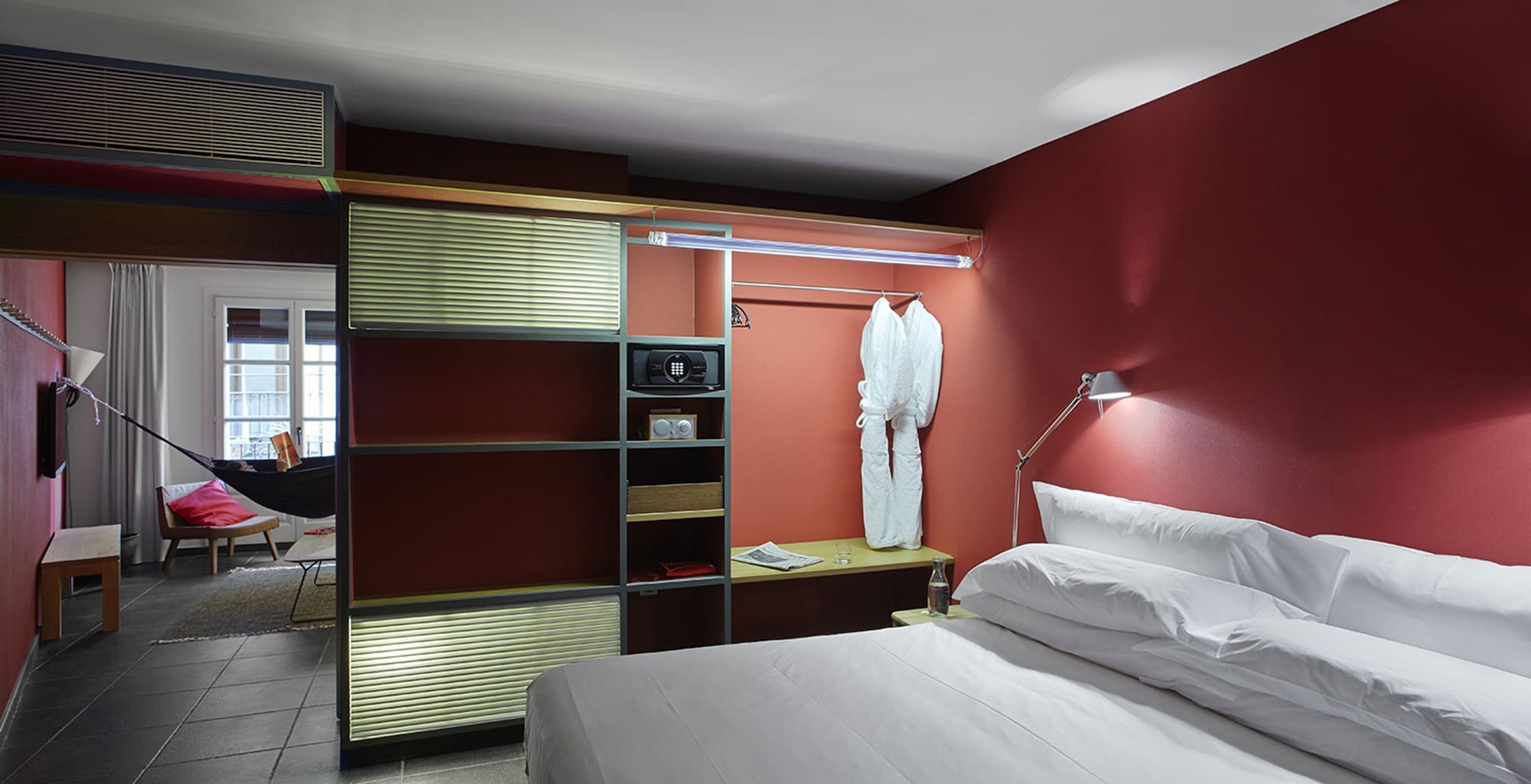 SUITE, KING BED, GARDEN VIEW
