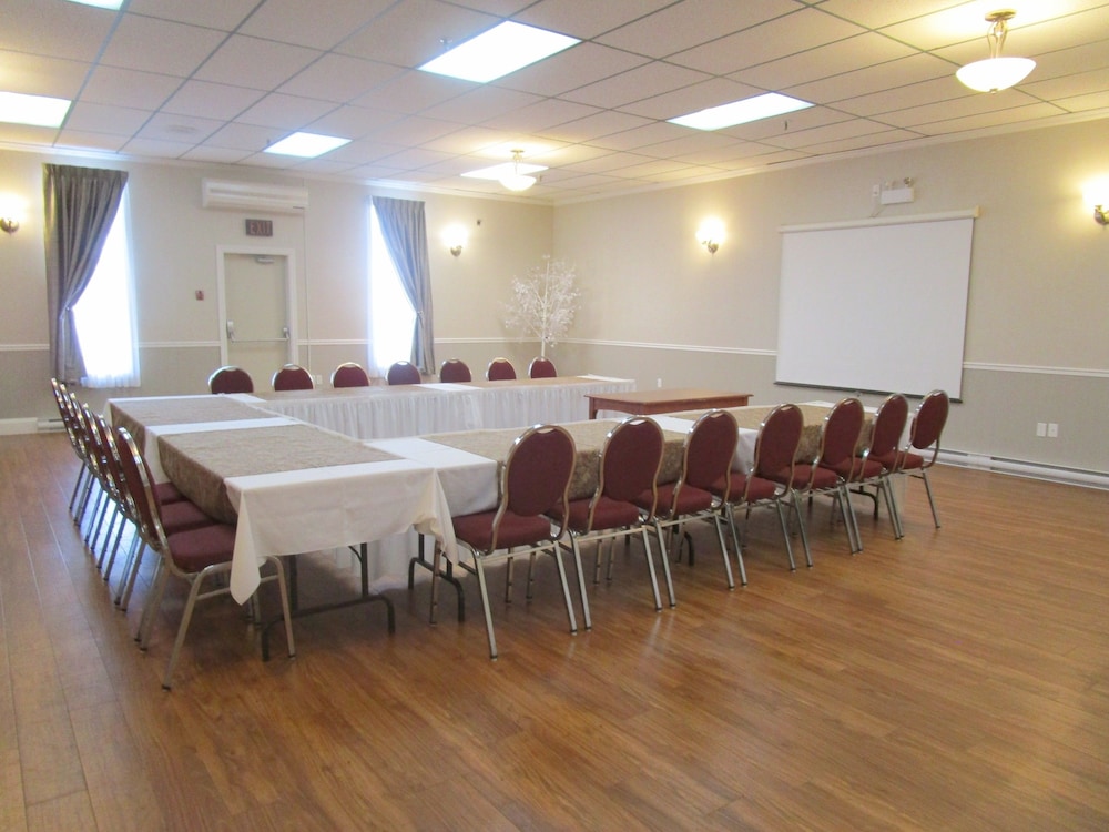 Claymore inn & Suites 34/40