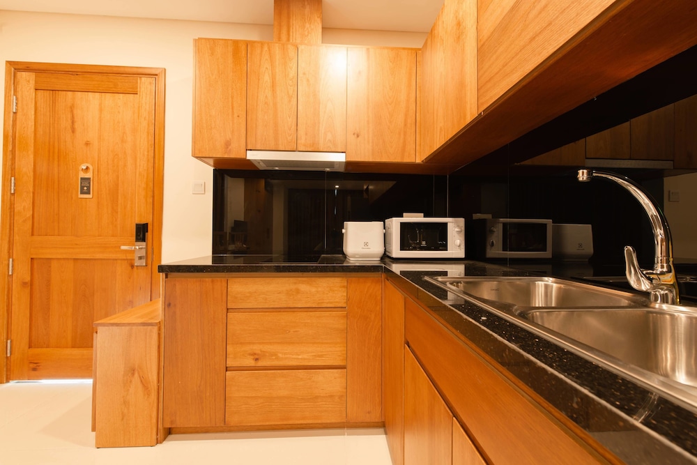 Maple Hotel Apartment 8/50