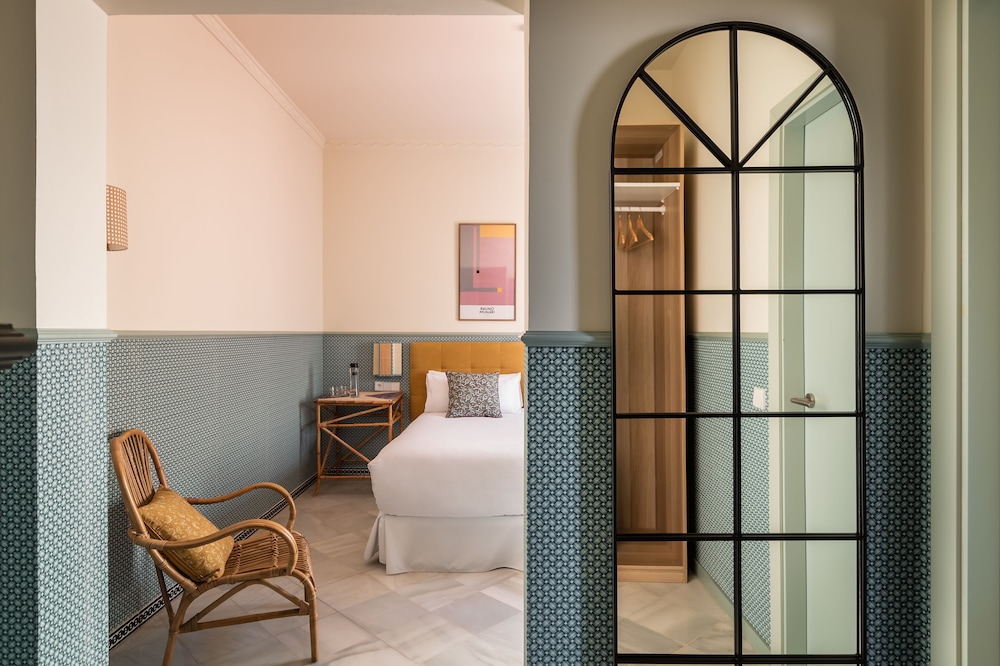 Hotel Abril 32/50
