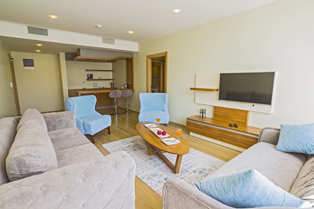 ALESHA SUITE HOTEL 19/39