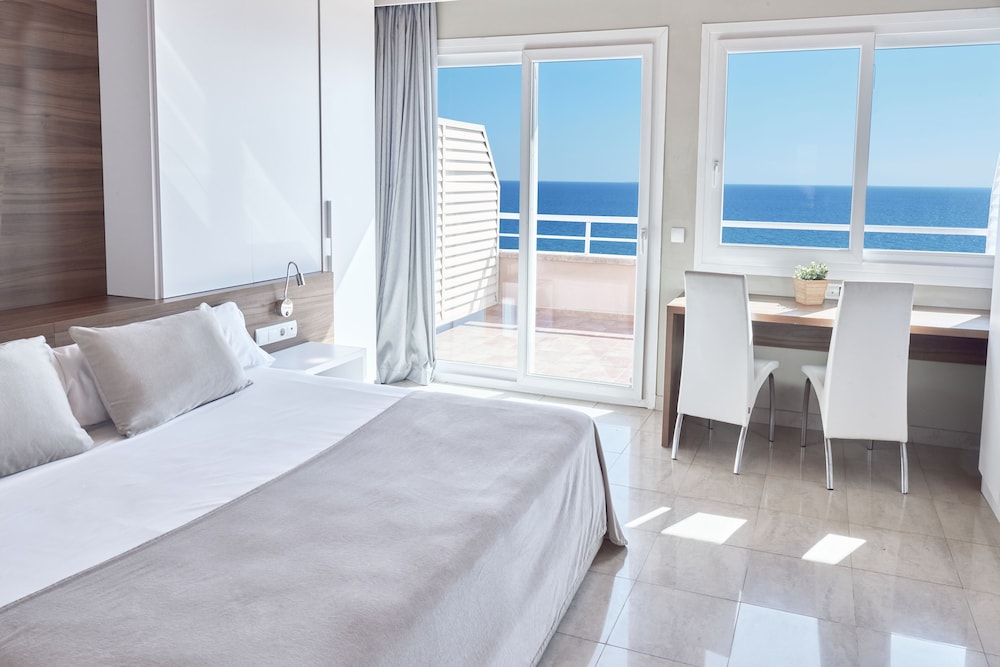 جناح جونيور بسرير كينج وسريرين منفصلين بإطلالة على البحر بغرفتي نوم، Sunway Playa Golf Sitges 4/8