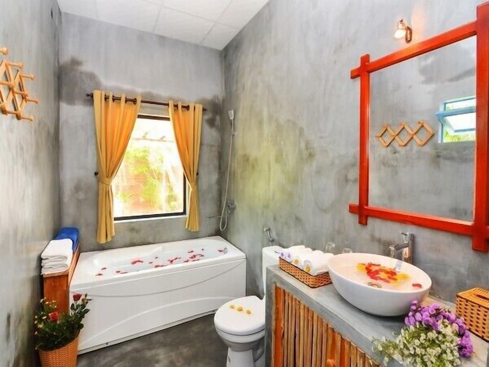 Local Beach Homestay 29/31