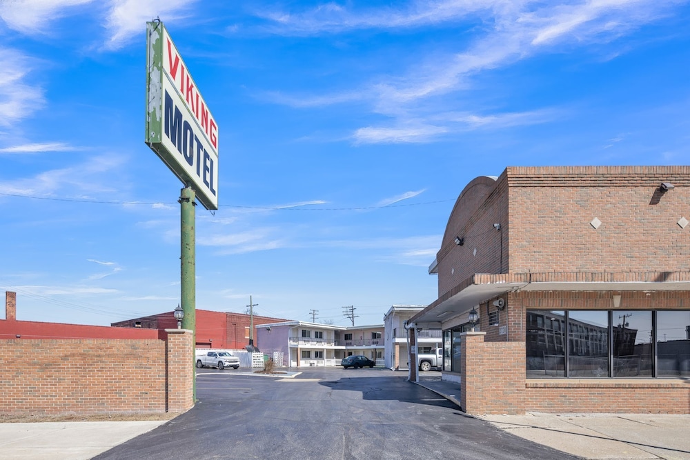 Viking Motel Detroit 14/17