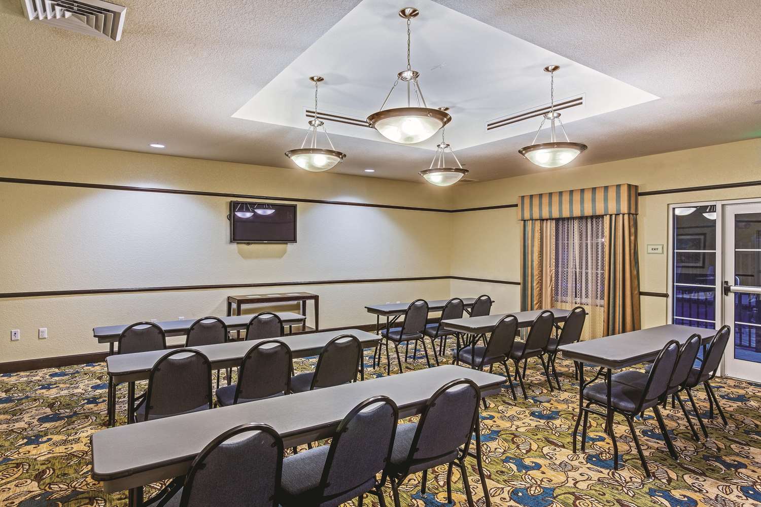 La Quinta Inn & Suites by Wyndham Sebring 42/56