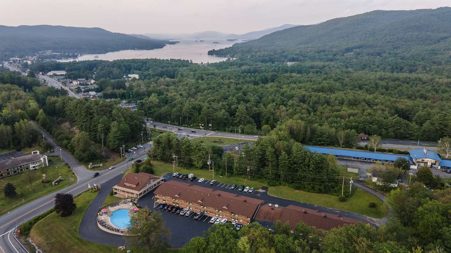 Skyline Hotel Lake George 51/53