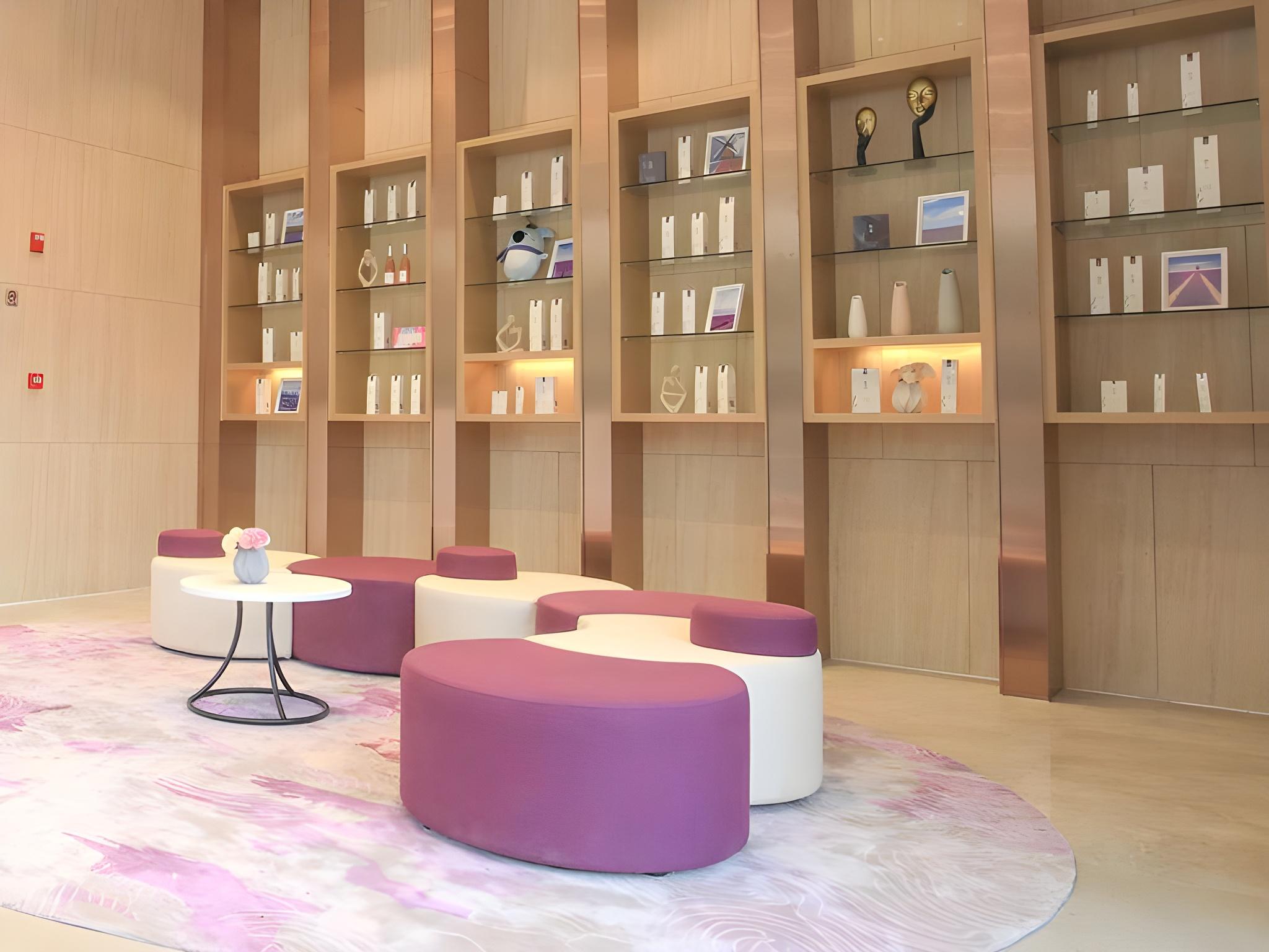 Lavande Hotel (Foshan South Railway Station Bijiang Light Rail Station) 33/43