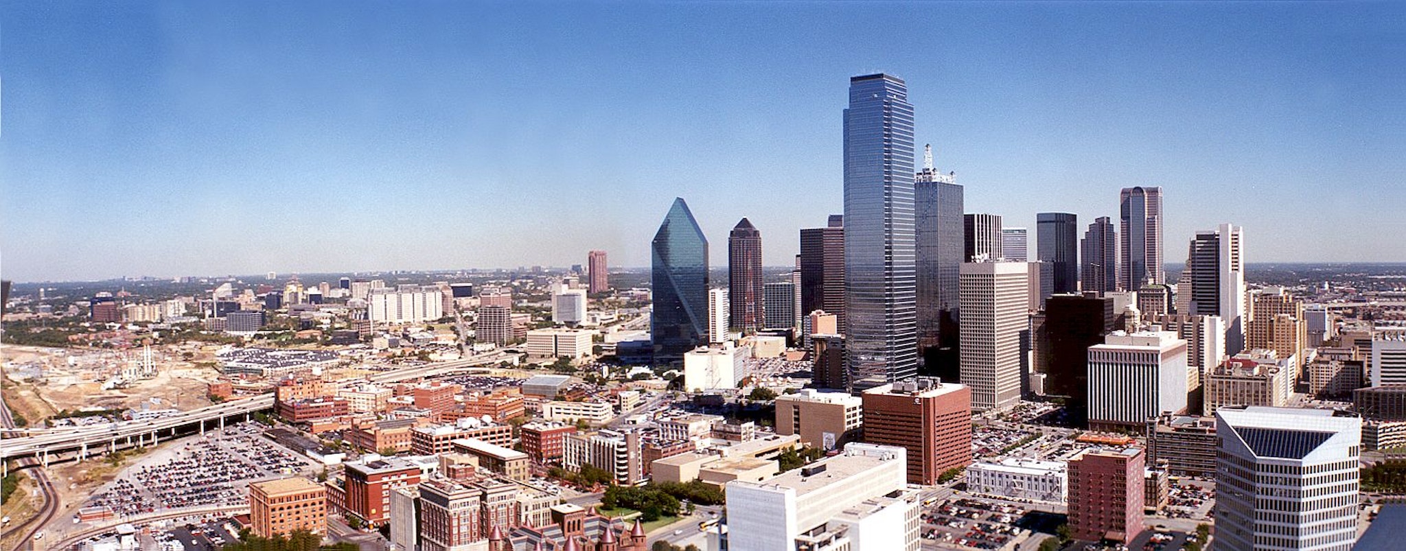 Embassy Suites by Hilton Dallas Market Center 70/72
