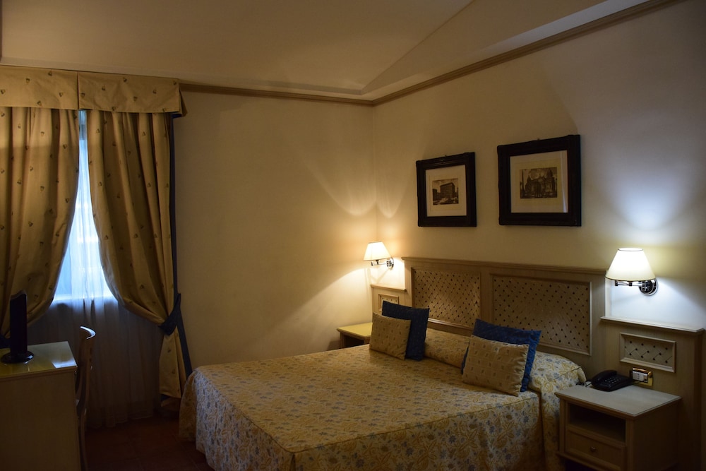 Hotel Quadrifoglio by Mancini 32/50