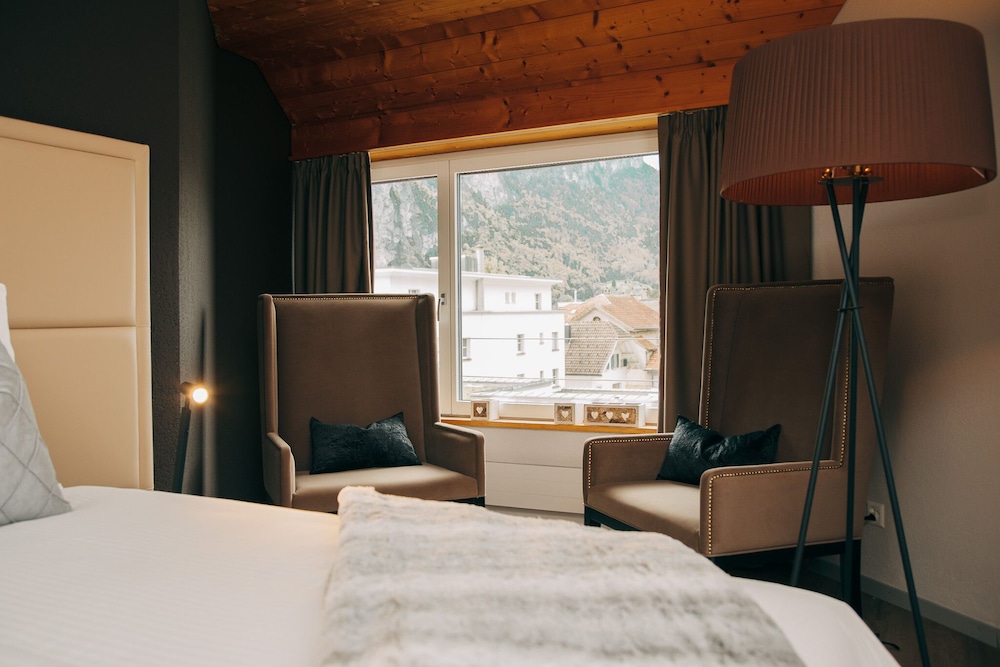 ALPIN SHERPA HOTEL 11/53