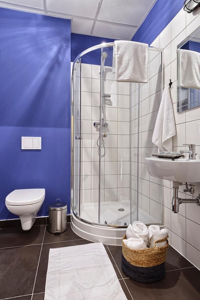 Koszary Arche Hotel 48/50
