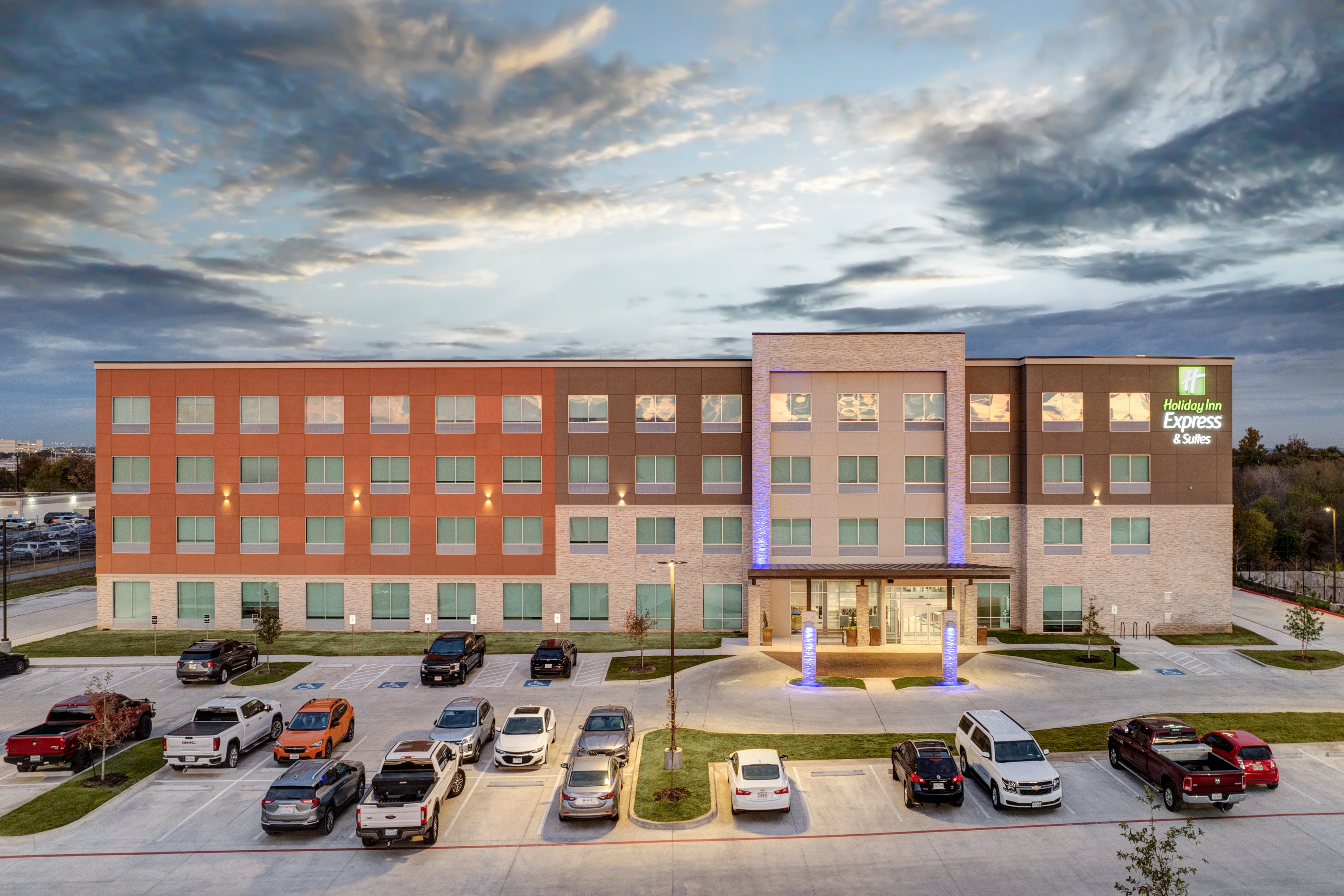 Holiday Inn Express & Suites Austin Airport East 7/44