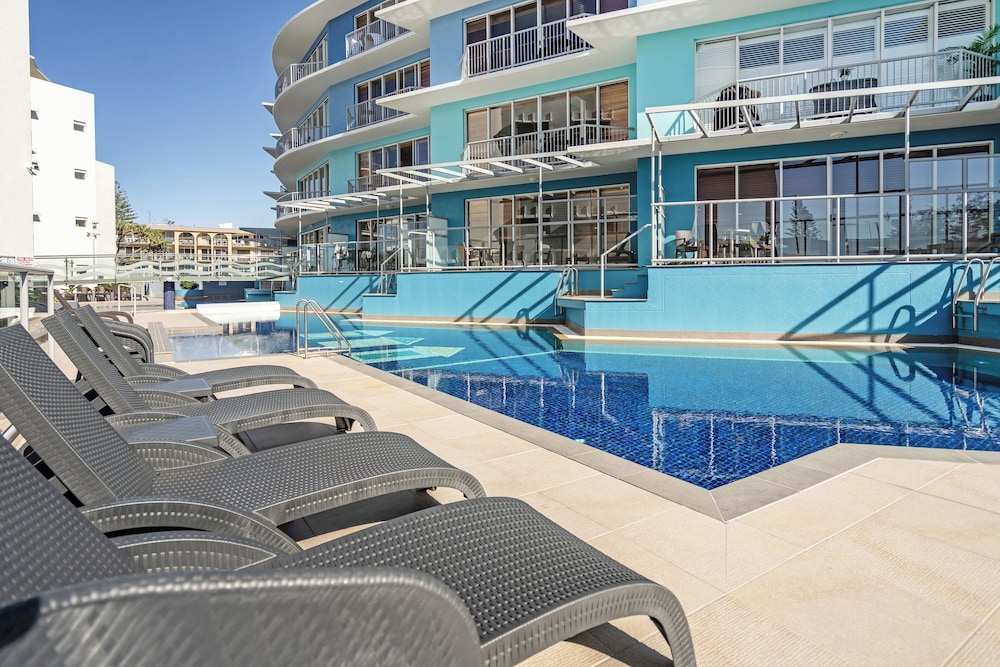 Rolling Surf Resort in CALOUNDRA