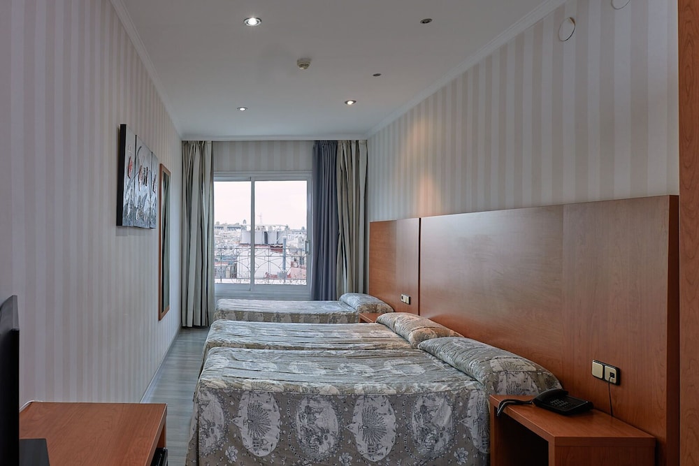 Ramblas Hotel 15/75