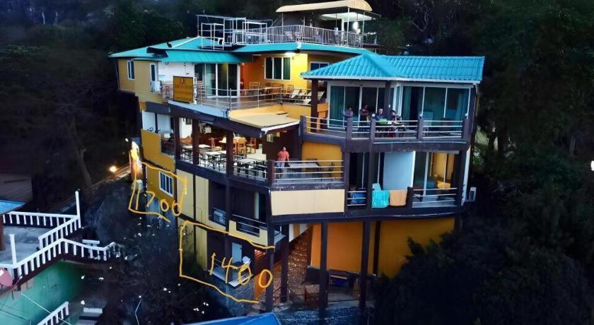 Yellow House Koh Sichang 5/63