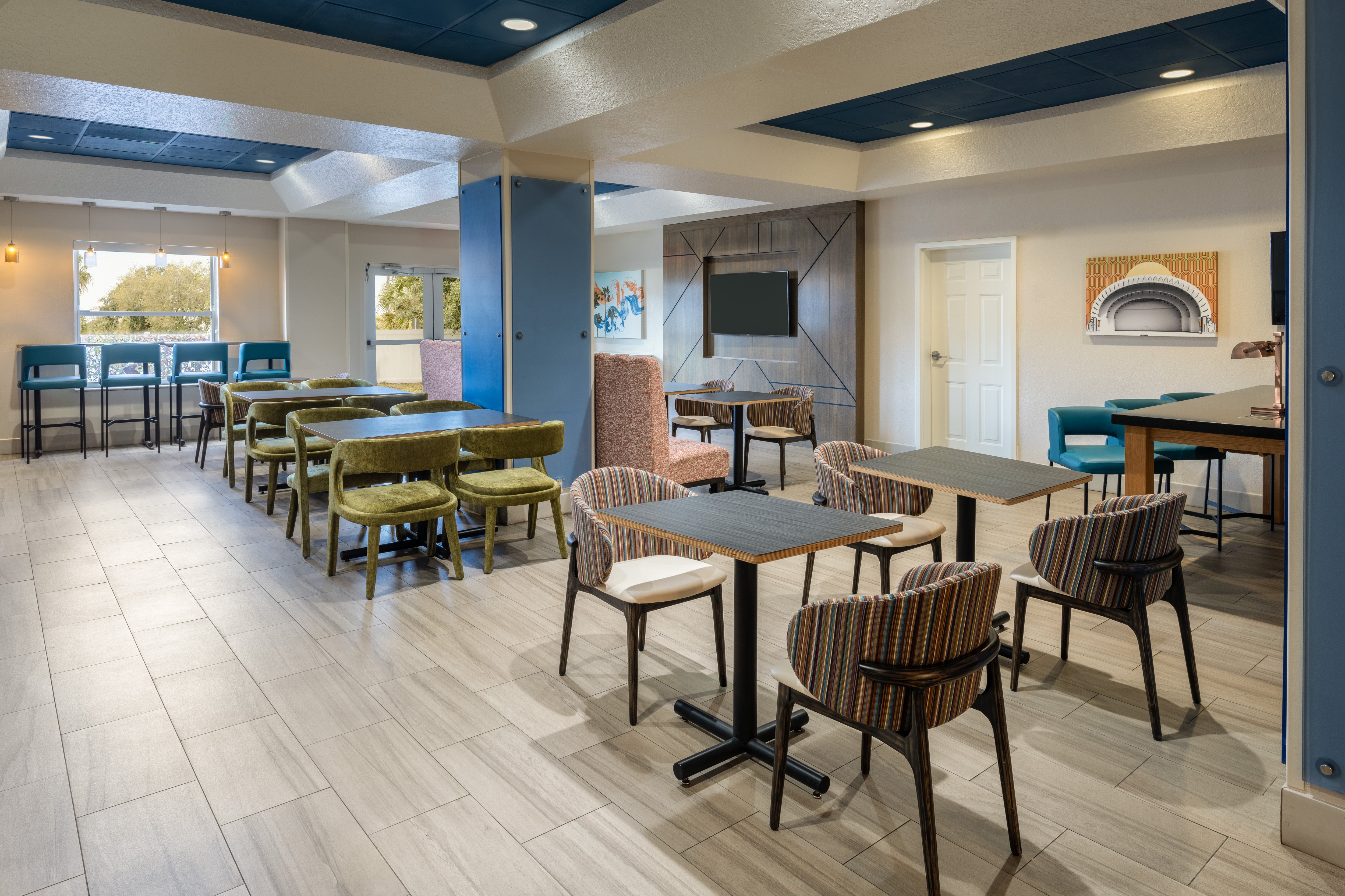 Holiday Inn Express And Suites Orlando International Airport 37/62