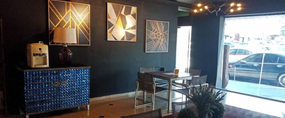 T Hotel 3/47