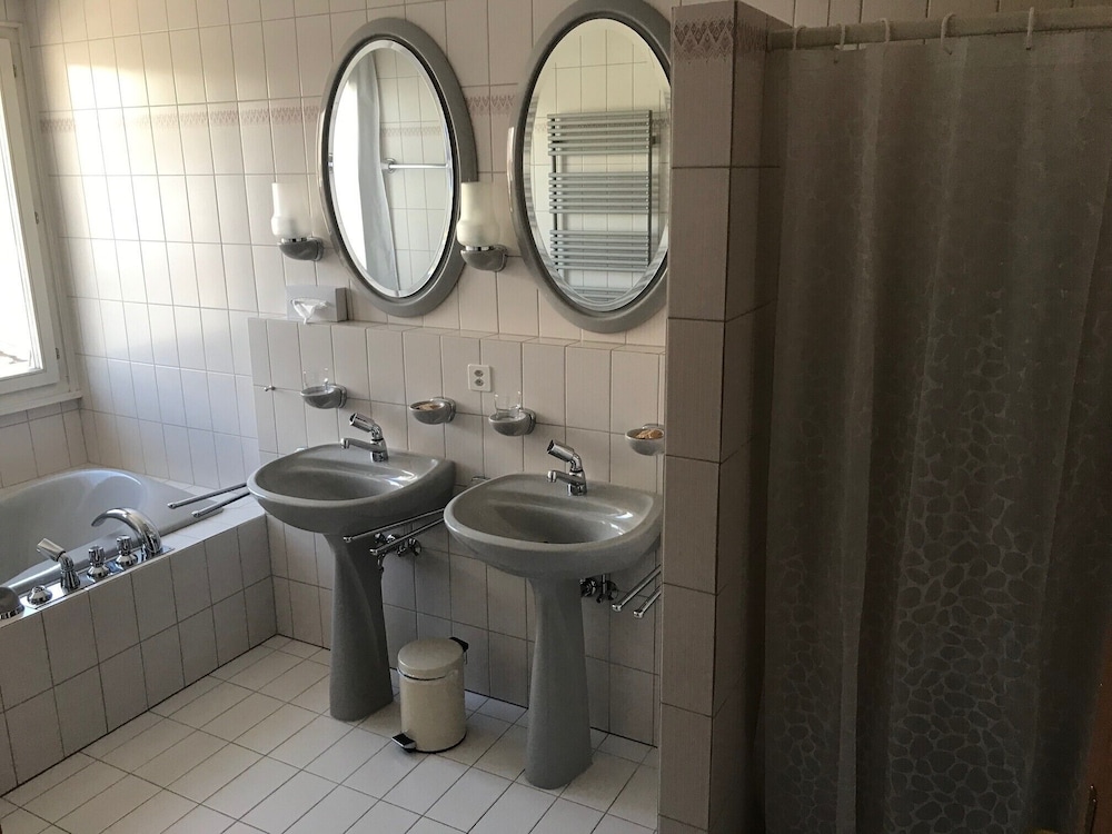 Hotel Schweizerhof Pontresina 66/68