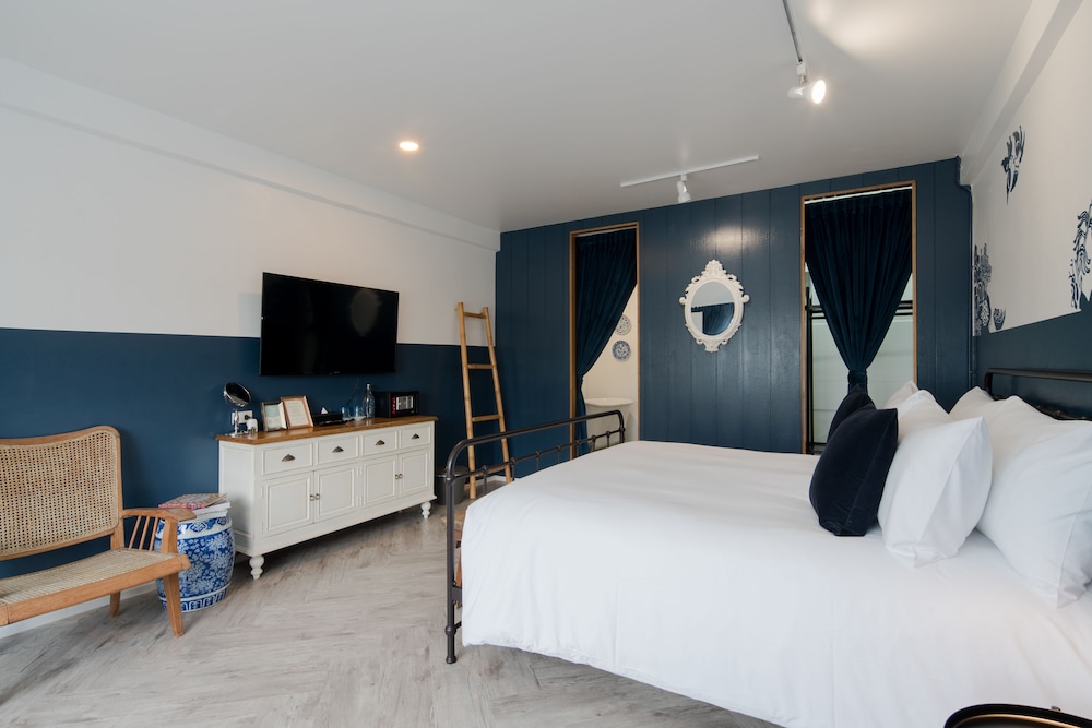 Blu Monkey Boutique Phuket Town 12/50