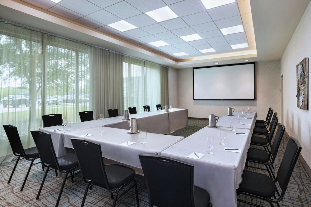 COURTYARD by MARRIOTT DALLAS CARROLLTON 37/49