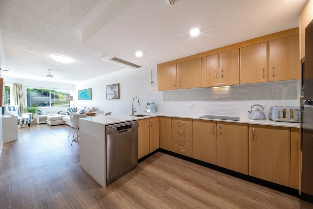 Shingley Beach Resort 14/72