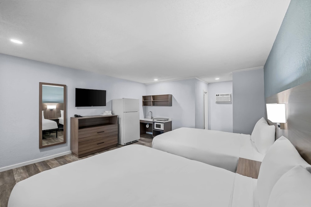 Birchwood Suites 18/50