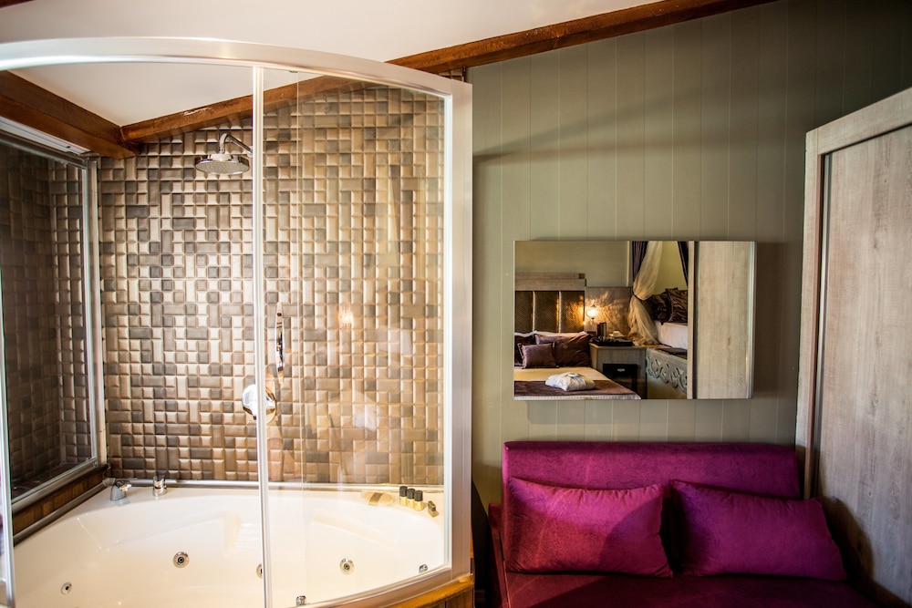 Beyond Style Hotel 67/68