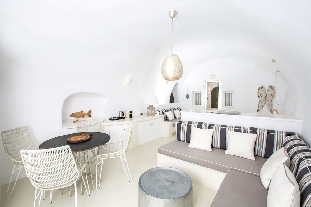 Dana Villas and Infinity Suites 55/70