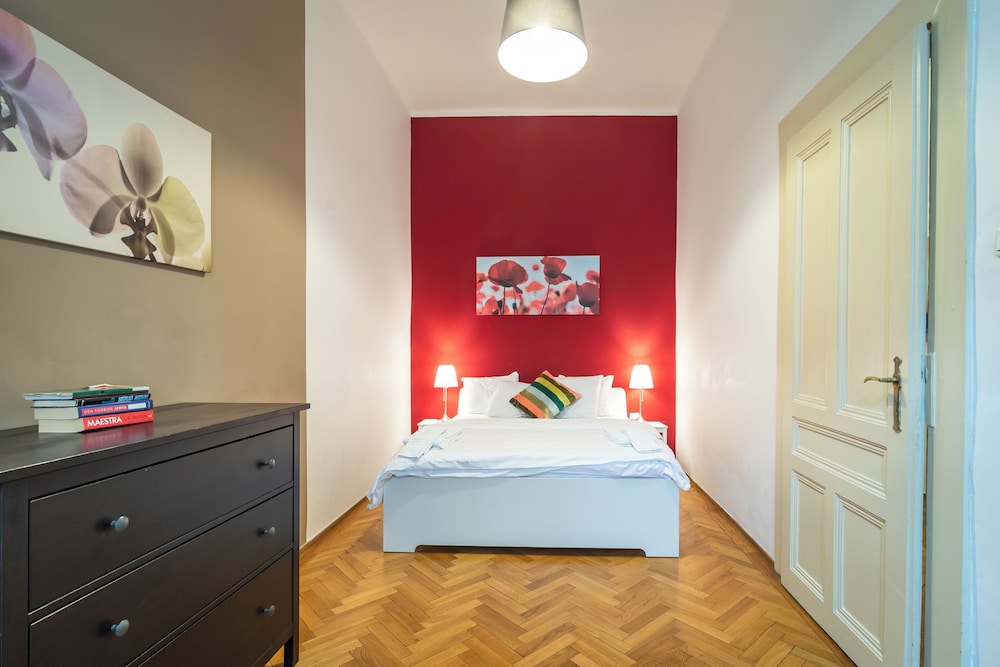 Royal Road Residence 16/50
