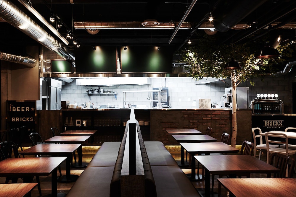 Cocomo Hotel And Gallery 49/54