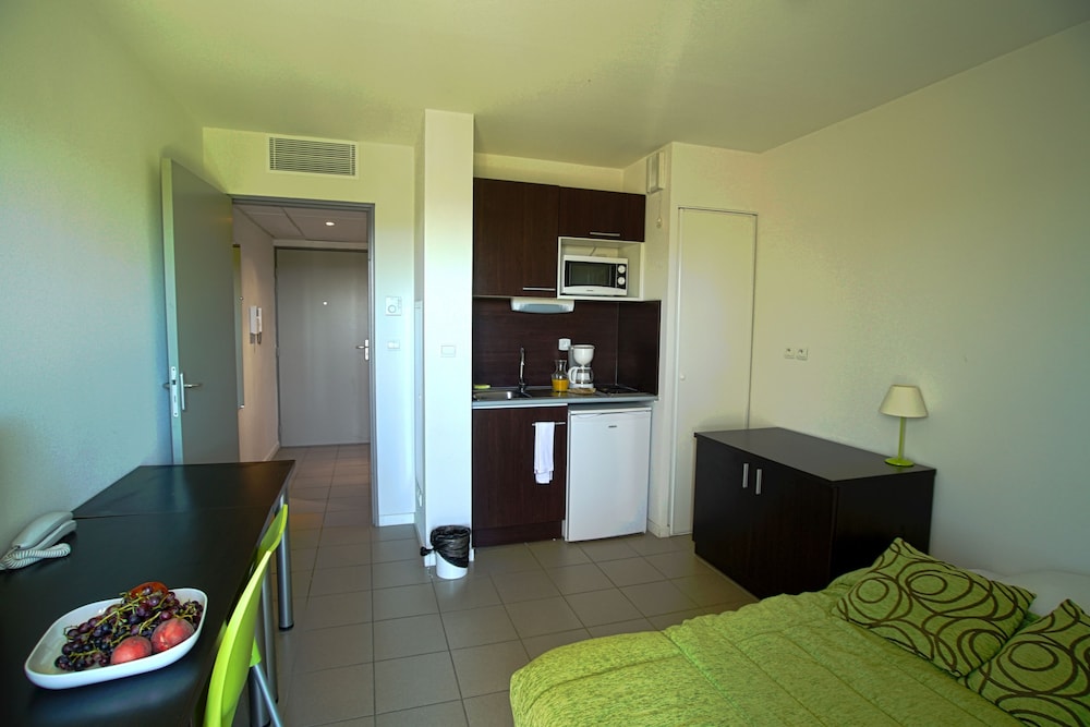 KOSY Aparthotel Campus del Sol Esplanade 45/67
