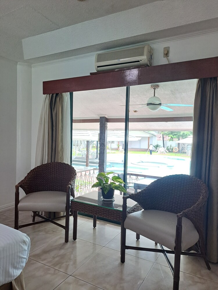 Wild Orchid Resort 52/83