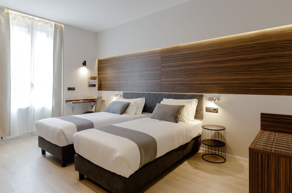 Aiello Hotels - Centrale 13/25