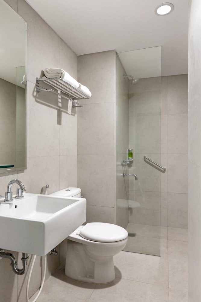 Amaris Slipi Jakarta 25/27