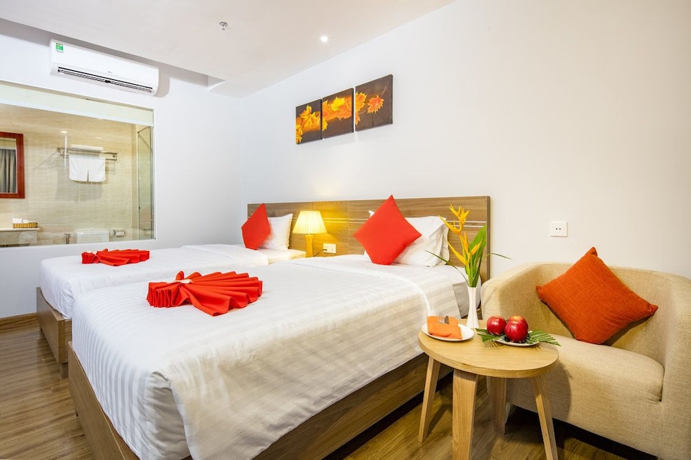 Maple Leaf Hotel & Apartment 30/75