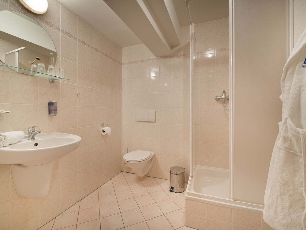 Ea Hotel Elefant 42/44