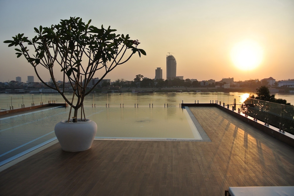 Bellevue Serviced Apartments 45/50