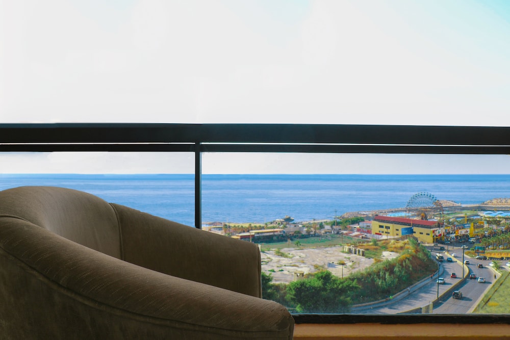 Grand Suites Hotel 62/66