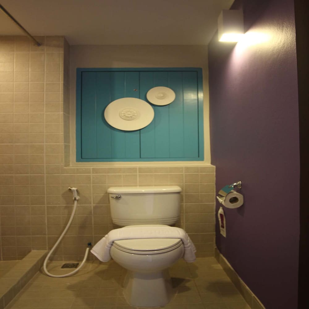 Sawasdee Hotel At Sukhumvit Soi 8 44/48