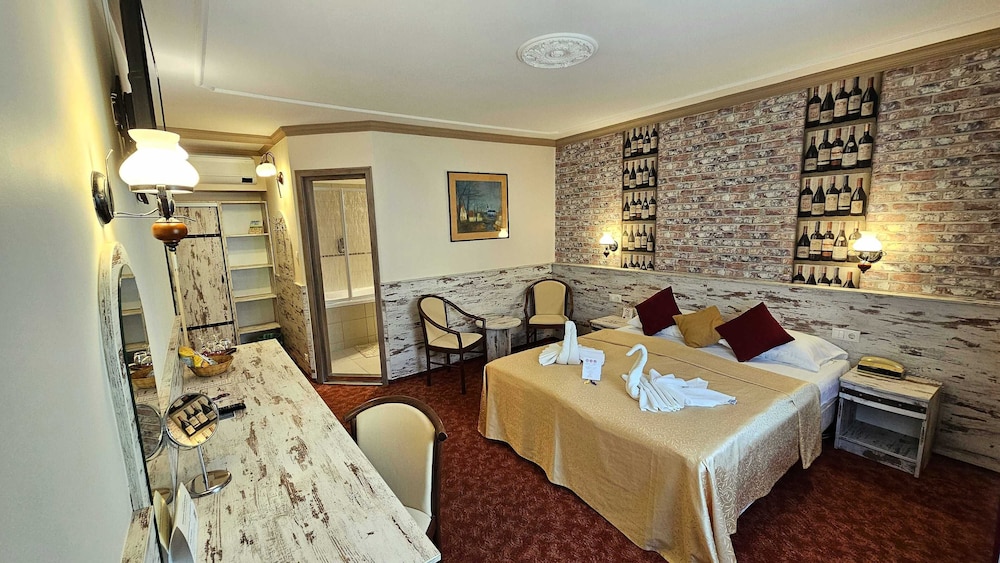 Hotel Korona Eger 26/66