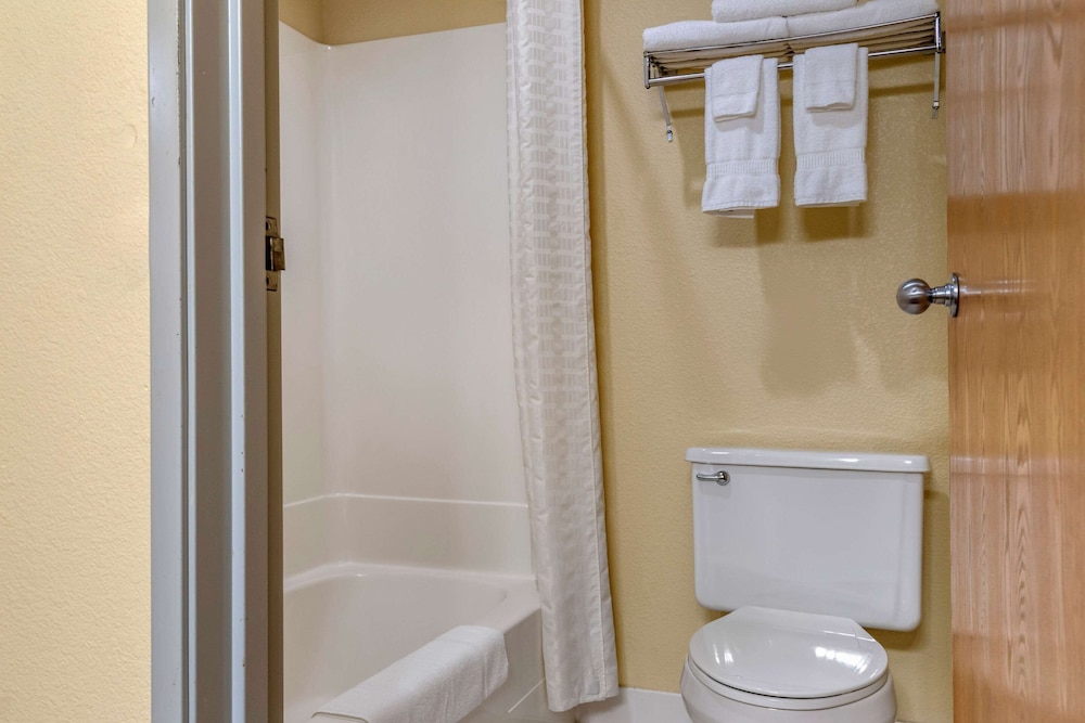 Coratel Inn & Suites by Jasper River Falls 56/60