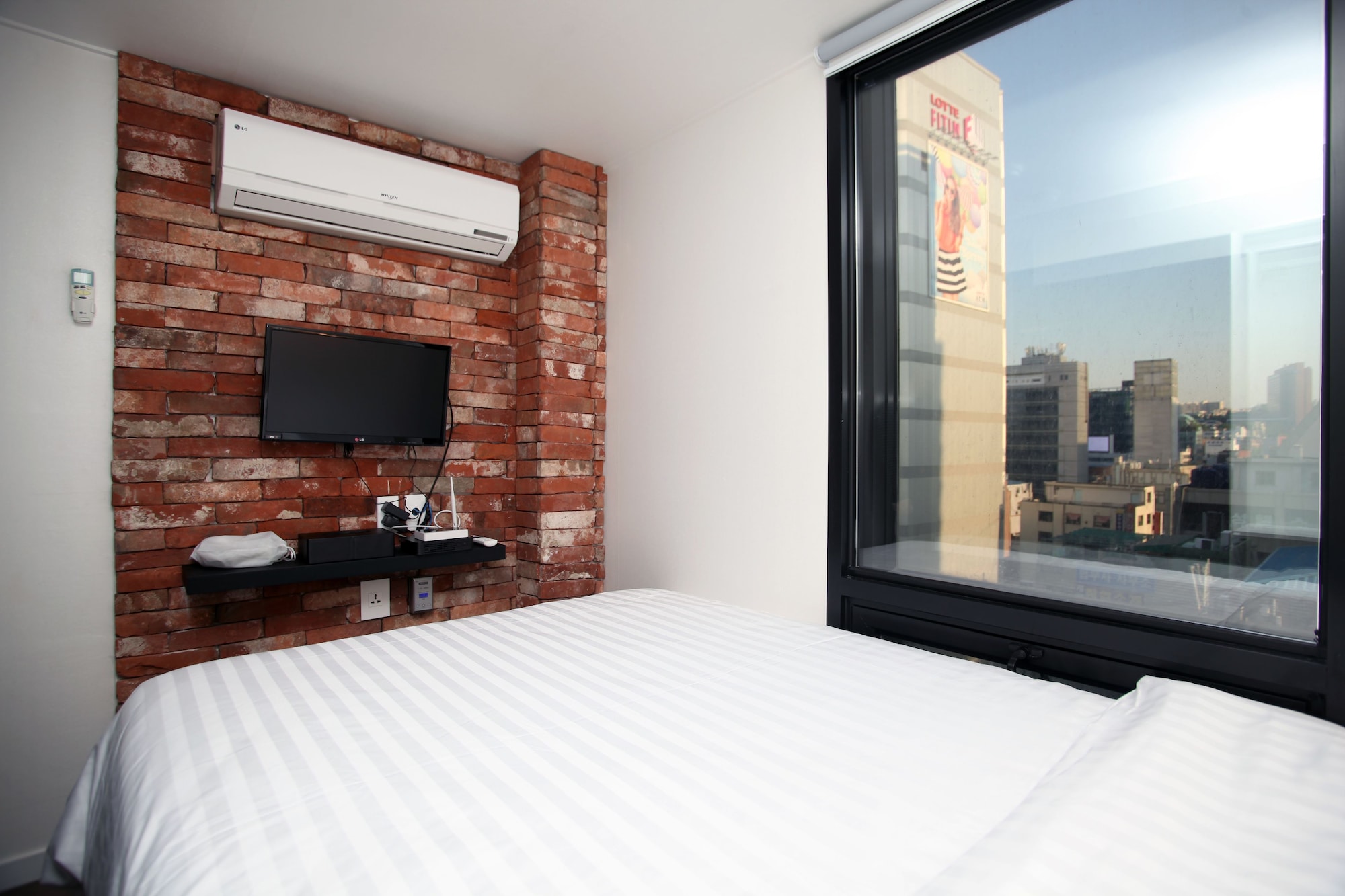 BUSINESS, DOUBLE BED