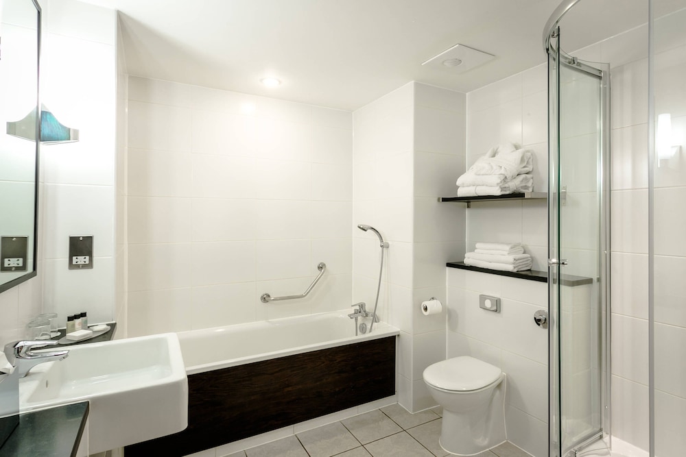 Nottingham Belfry Hotel & Spa 49/50
