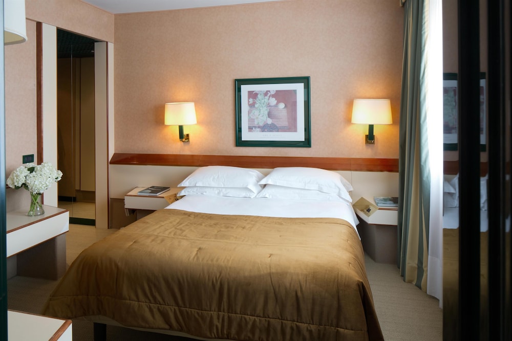 Starhotels President 24/63