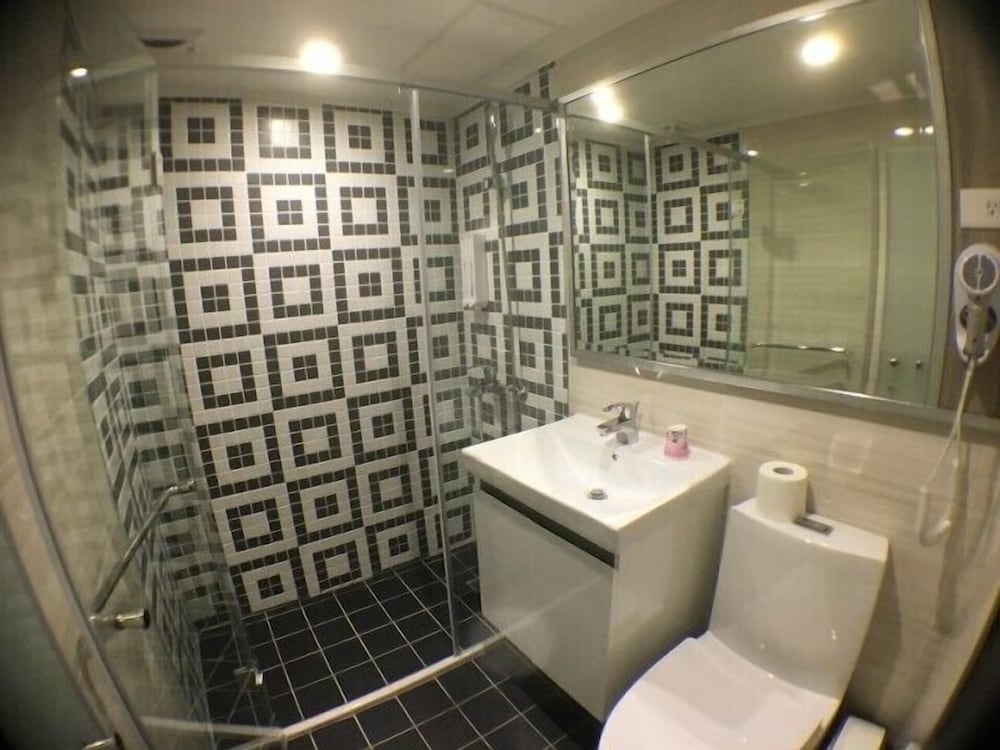 Central Hotel 23/26