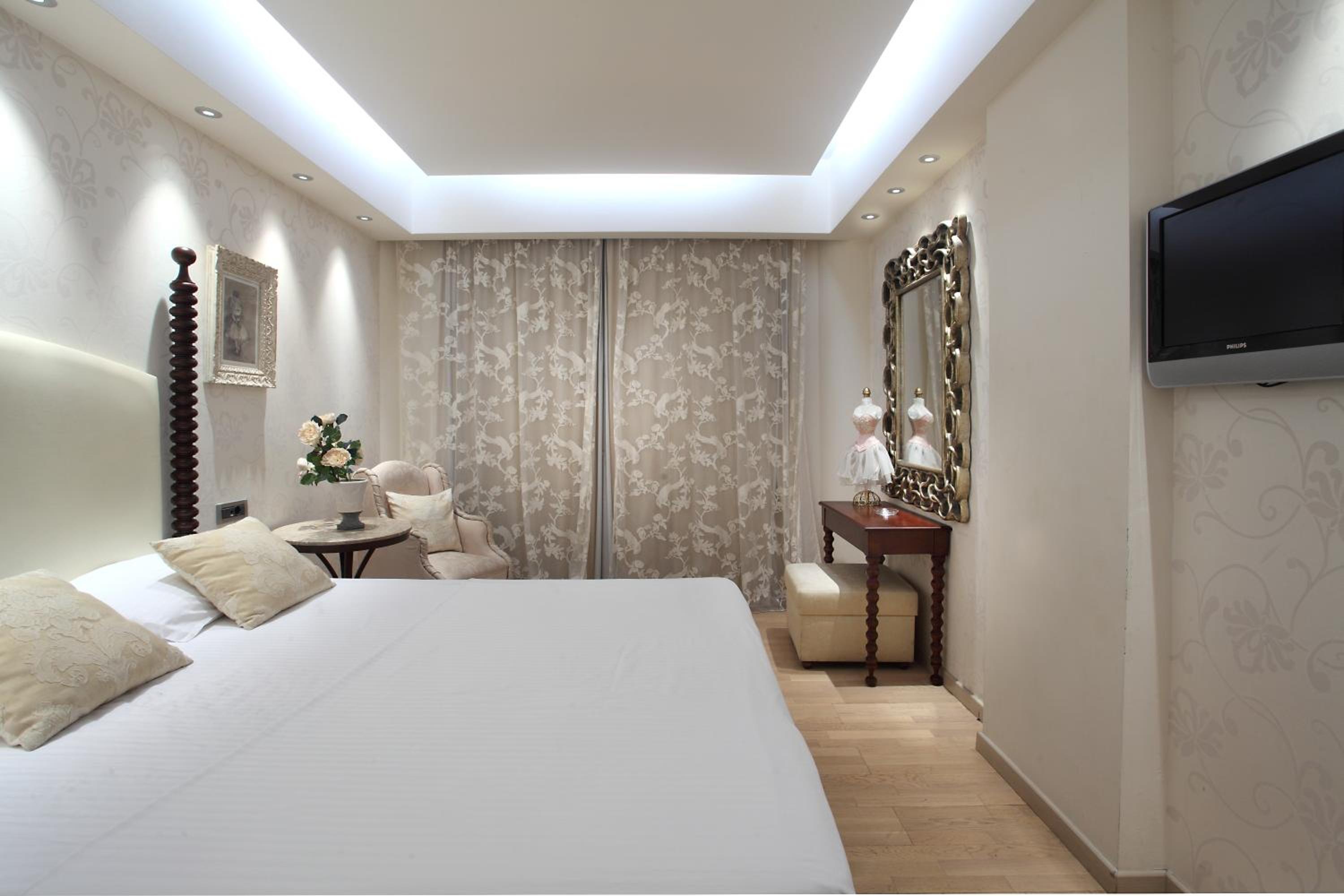 Comfy Boutique Hotel 11/39