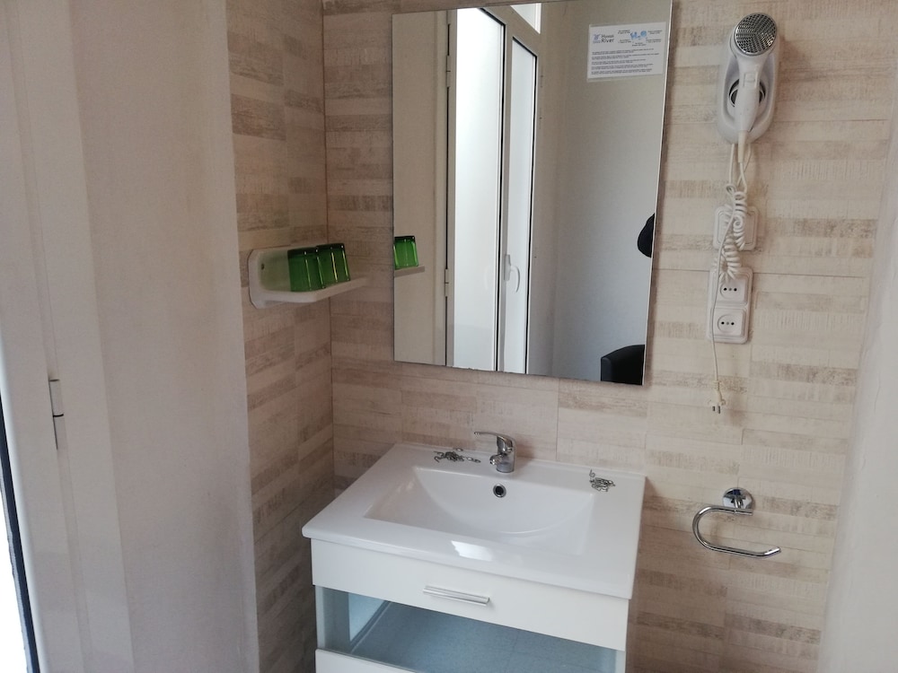 Hostal River 26/34