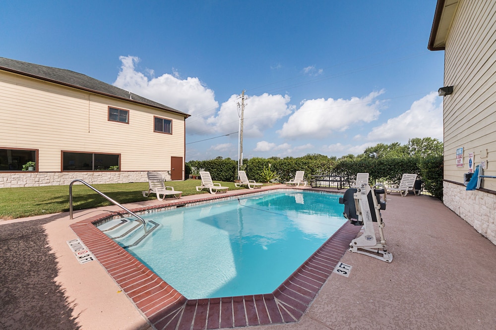 Quality Inn & Suites Victoria South 14/23