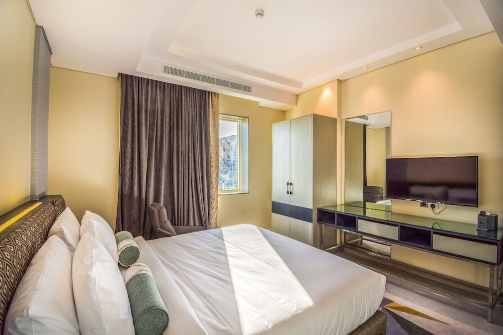 Standard, King Bed